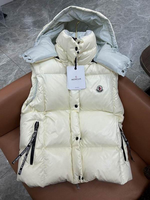 Moncler Women's Outwear 197